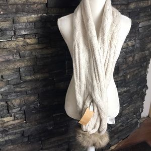 Cream faux fur scarf